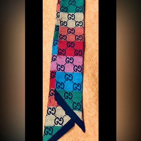 Designer Limited Edition Silk Multicolor Limited Edition Logo Scarf NWWT - Picture 8 of 9